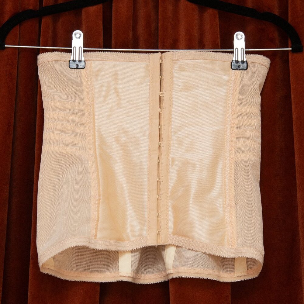 NWOT Stretchy Beige Medium Under Bust Waspy Corset Retro Shapewear